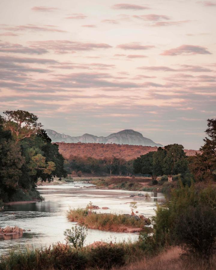 Maninghi Lodge Balule Game Reserve Bagian luar foto