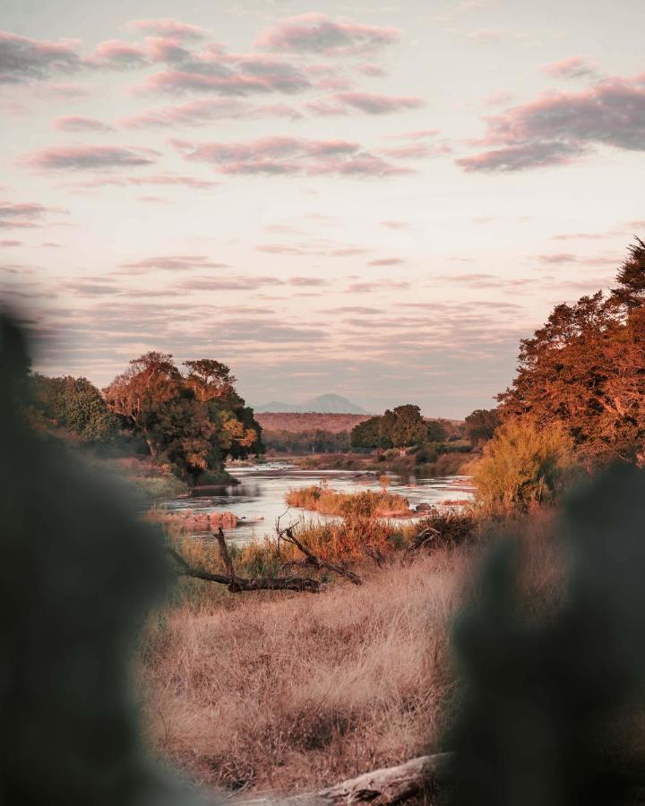 Maninghi Lodge Balule Game Reserve Bagian luar foto