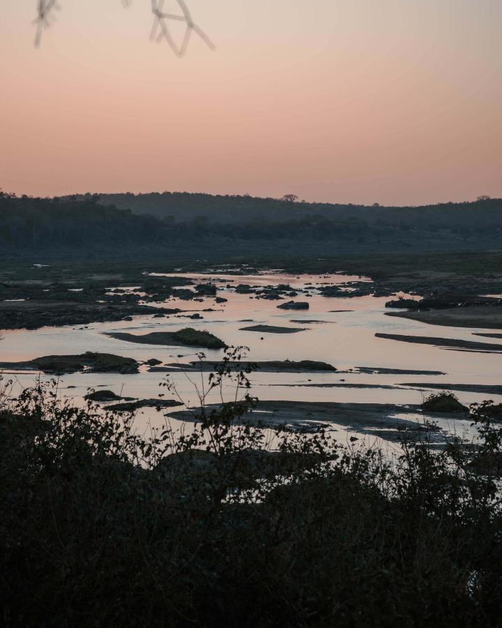 Maninghi Lodge Balule Game Reserve Bagian luar foto