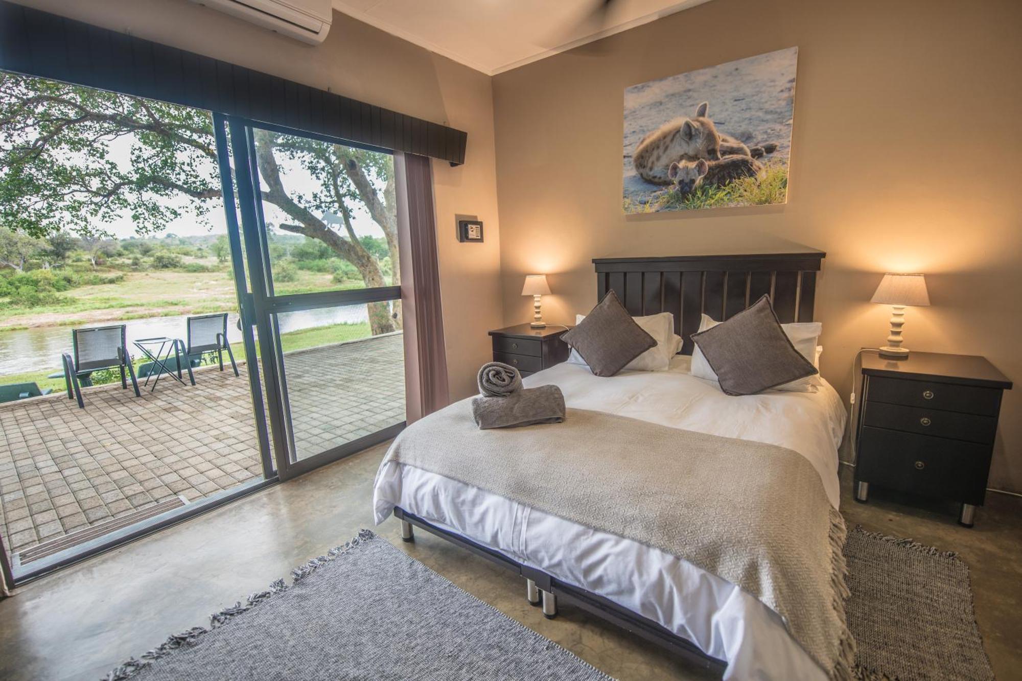Maninghi Lodge Balule Game Reserve Bagian luar foto